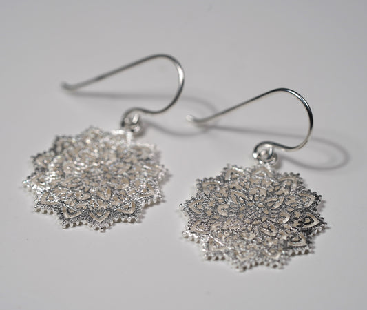 925 Sterling Silver Detailed Flower Mandala Earring