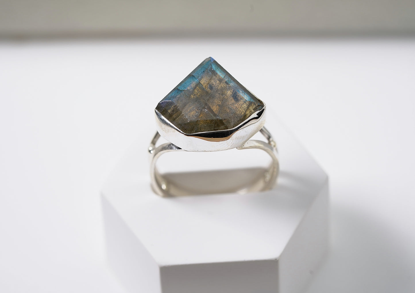 925 Sterling Silver Black Labradorite Ring