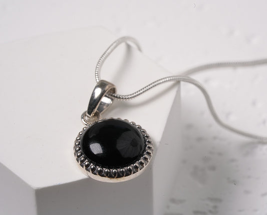 925 Sterling Silver Black Onyx Round Pendant Necklace