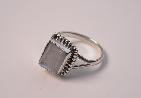 925 Sterling Silver Cut Moonstone Ring