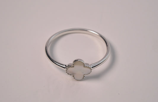 925 Sterling Silver Pearl Clover Ring