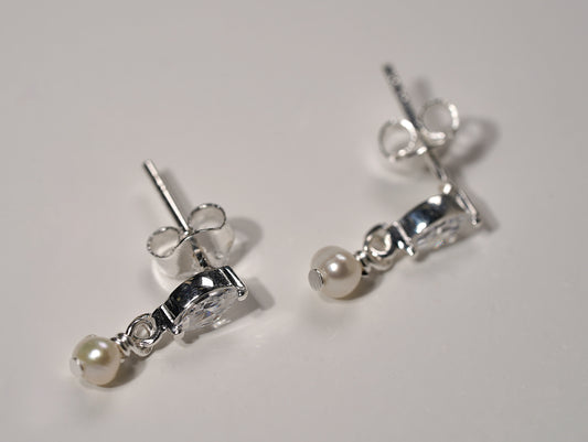 925 Sterling Silver Stud Marquise Earring with Pearl and Cubic Zirconia