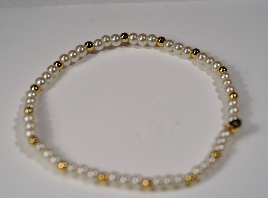 White Pearl Beaded Elastic Bracelet with Gold Feature