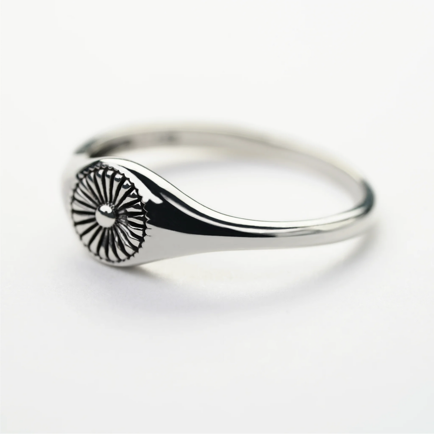 Sunburst_Silver_Signet_Ring