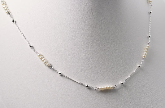 Sterling Silver Mother of Pearl Detailed Necklace