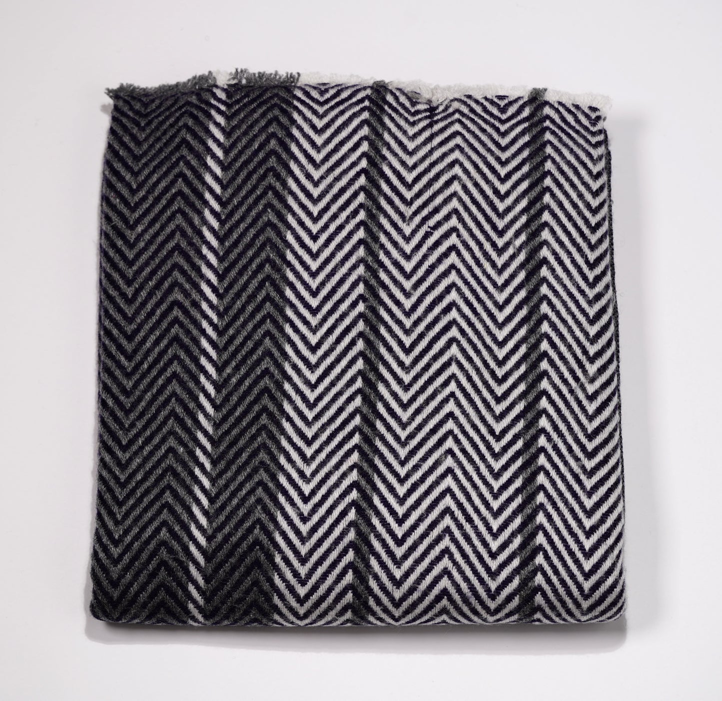 charcoal and white zig zag pashmina