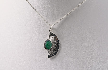 925 Sterling Silver Aventurine Adorned Pendant on Neck