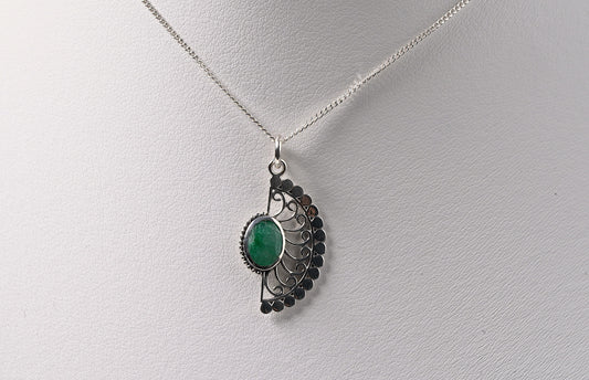 925 Sterling Silver Aventurine Adorned Pendant on Neck