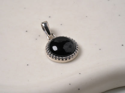 925 Sterling Silver Black Onyx Round Pendant 