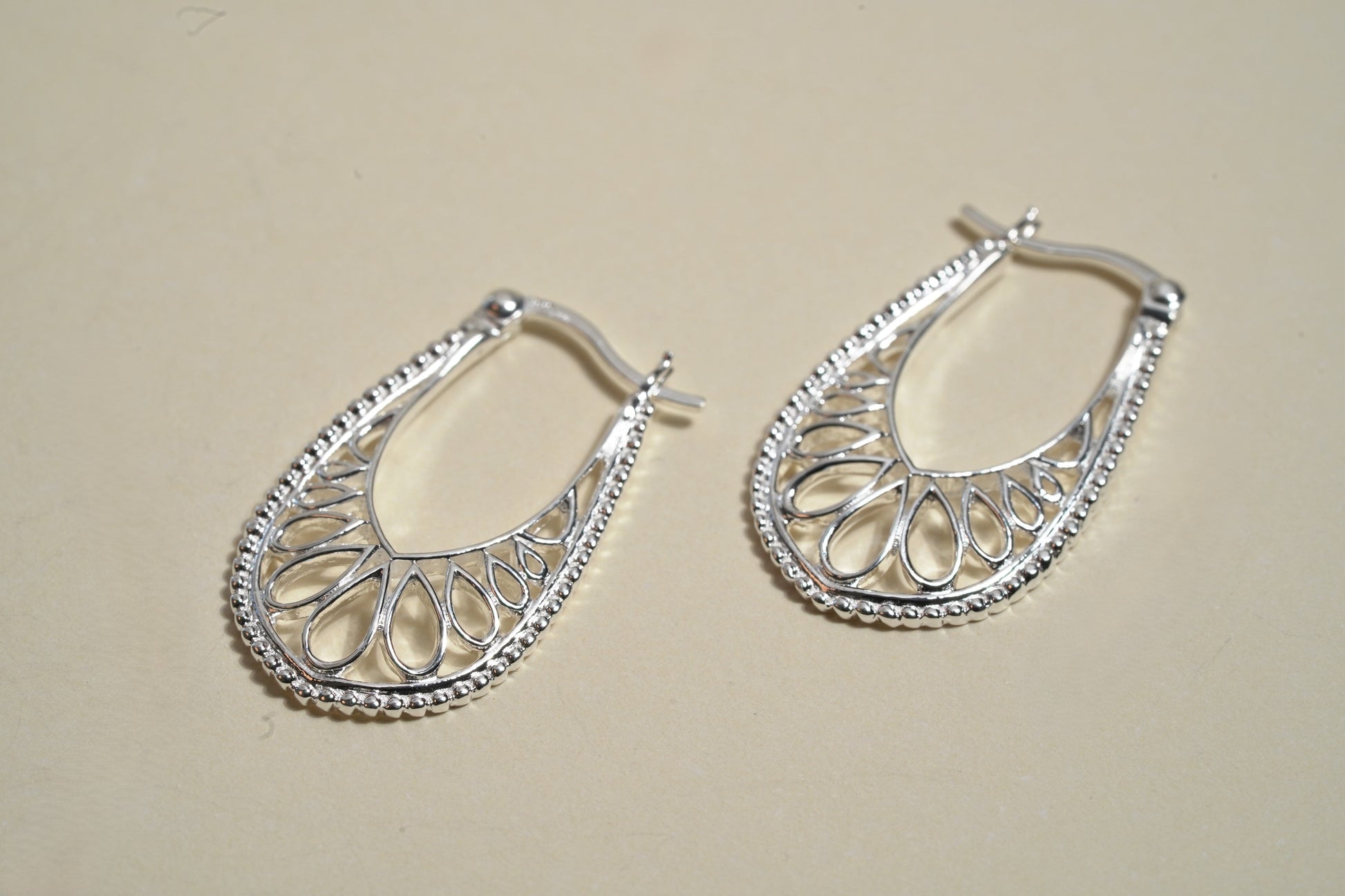 925 Sterling Silver Bohemian Oval Detailed Earrings