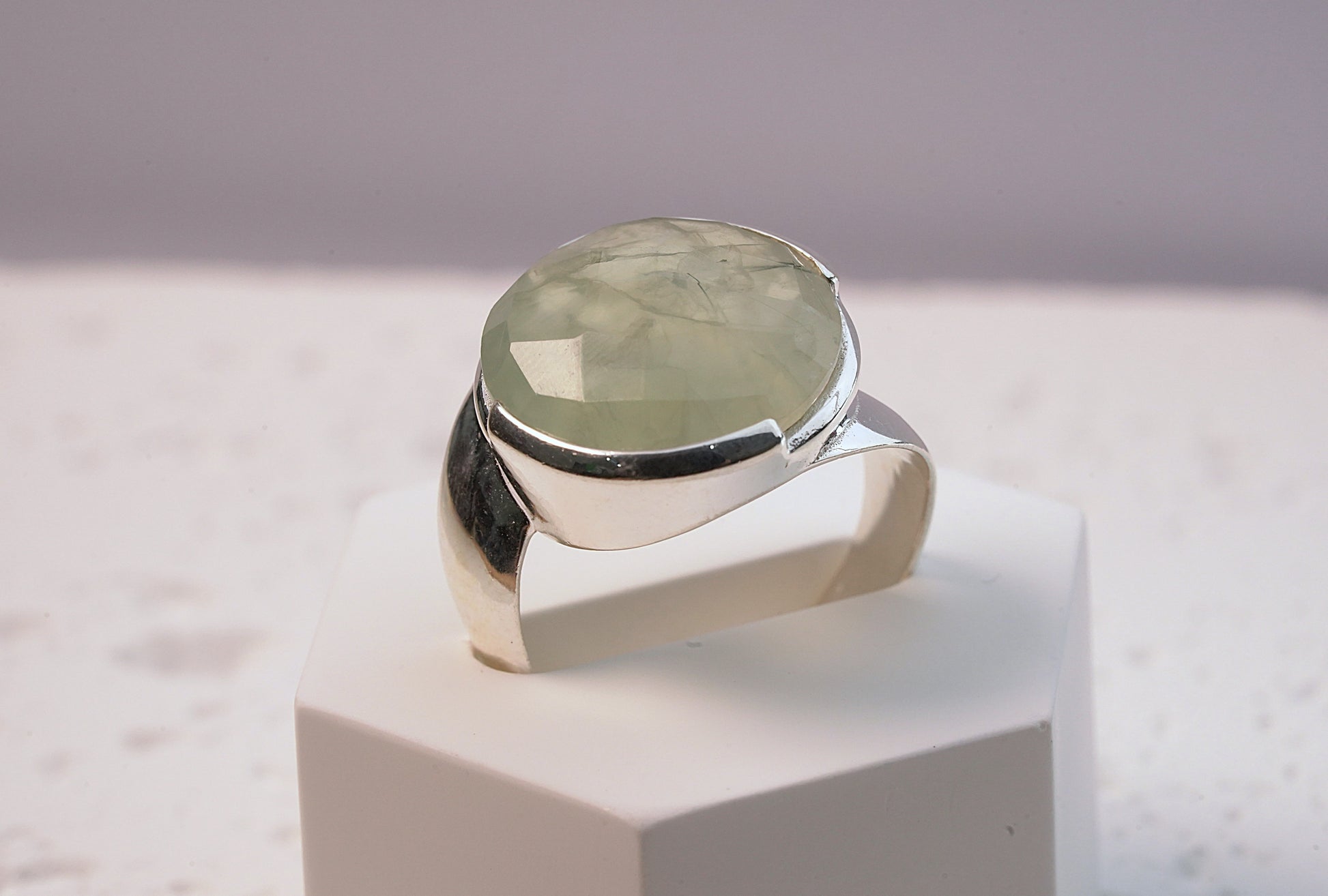 925 Sterling Silver Chunky Green Moonstone Cut Ring - Unique Jewellery