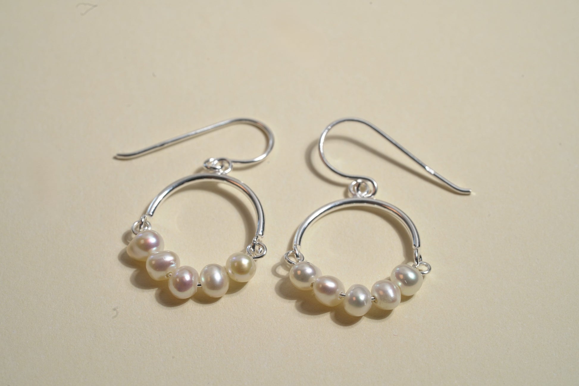 925 Sterling Silver Circle Earrings with Mother of Pearl