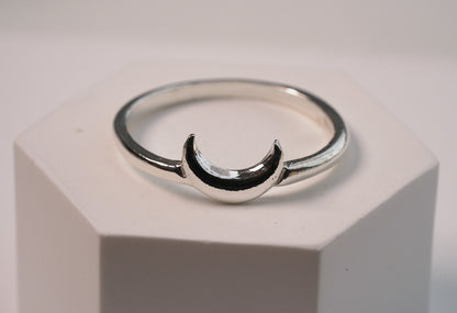 925 Sterling Silver Crescent Moon Ring