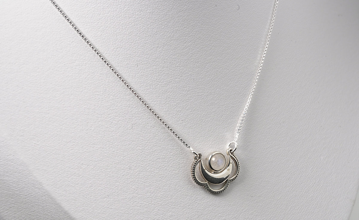 925 Sterling Silver Natural Moonstone Pendant Necklace with Chain