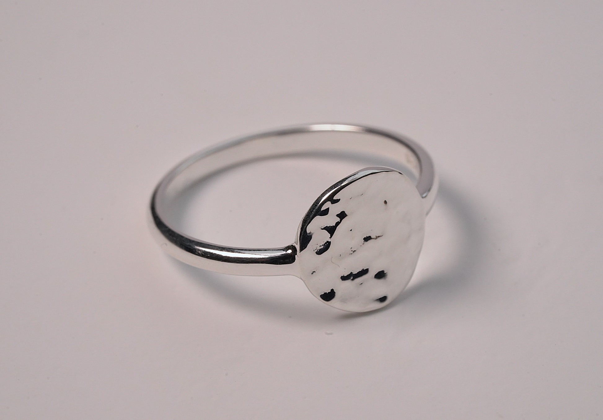 925 Sterling Silver Round Hammered Ring