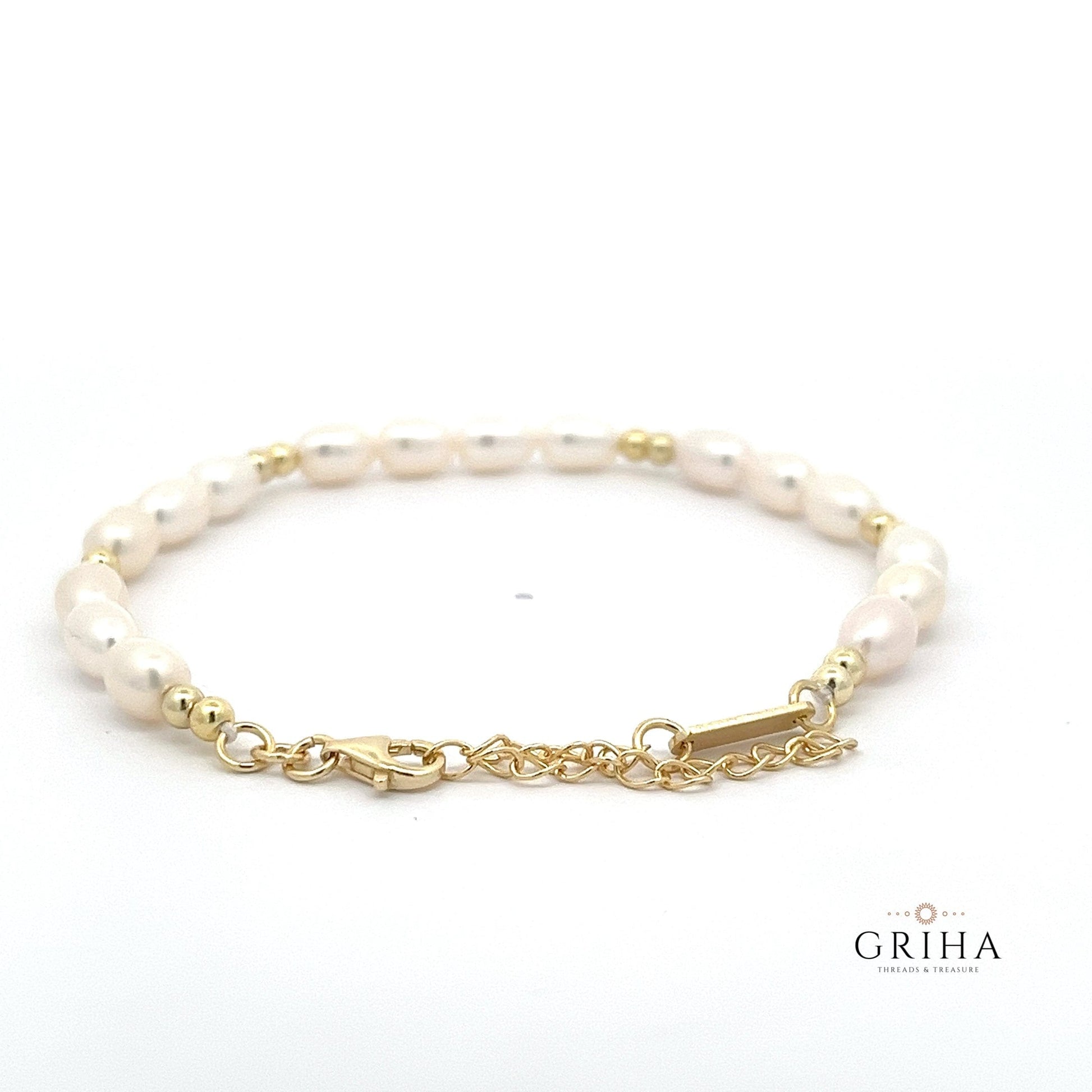Bracelet with fresh water pearl and gold plated silver
