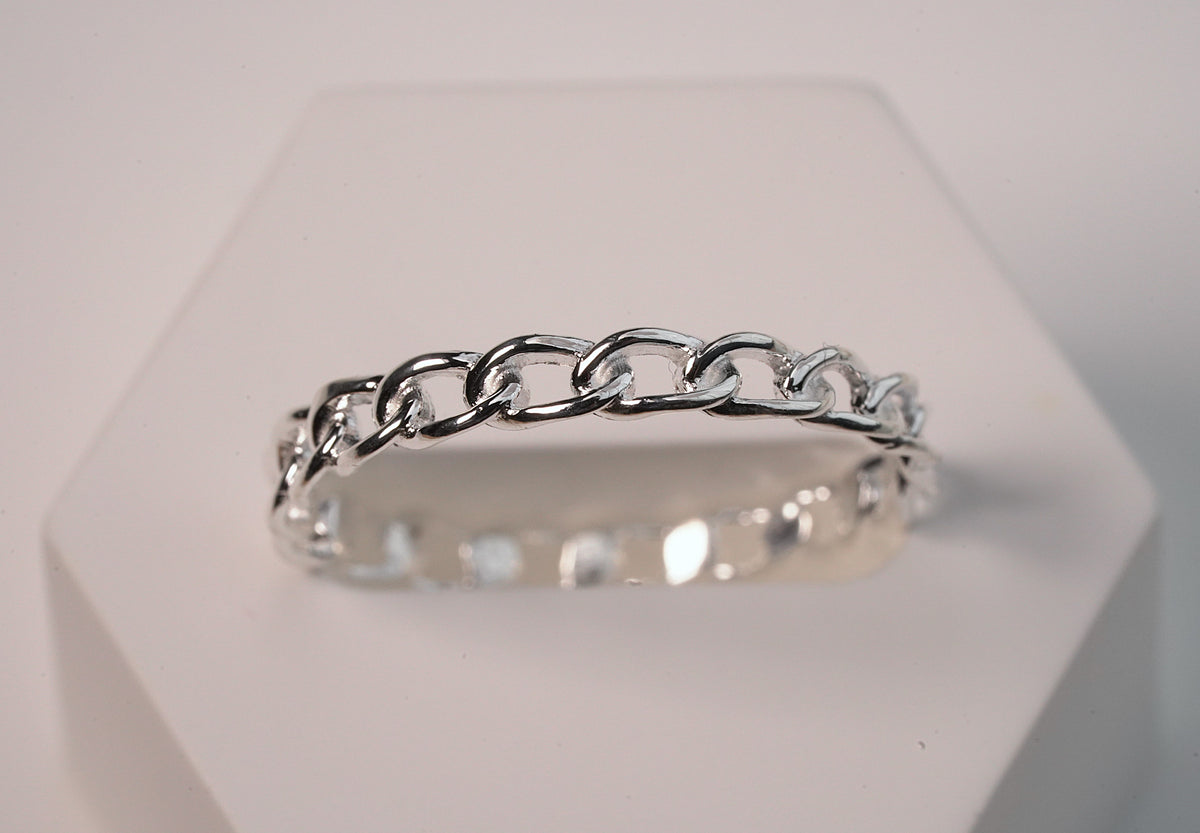 Silver Thin Chain Ring - Griha Threads & Treasure