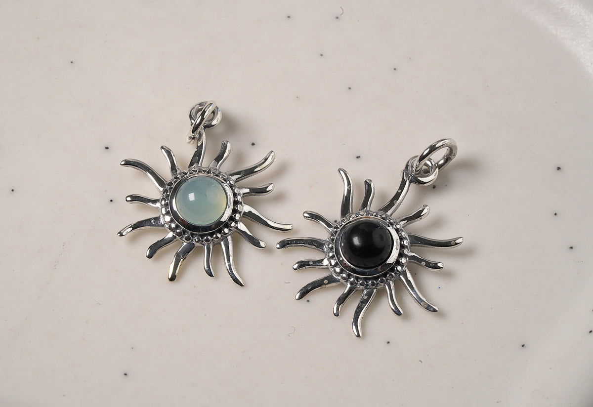 Sunray Pendant with Precious Stone - Griha Threads & Treasure