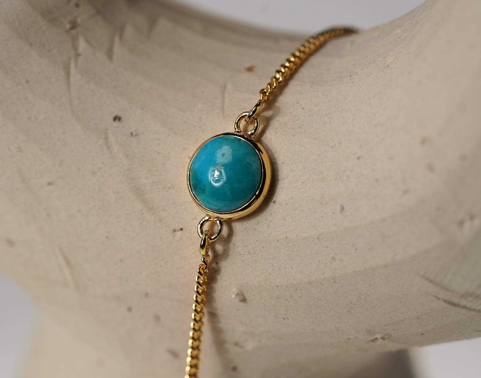 Gold Plated Bracelet Round Stone Feature- turquoise 