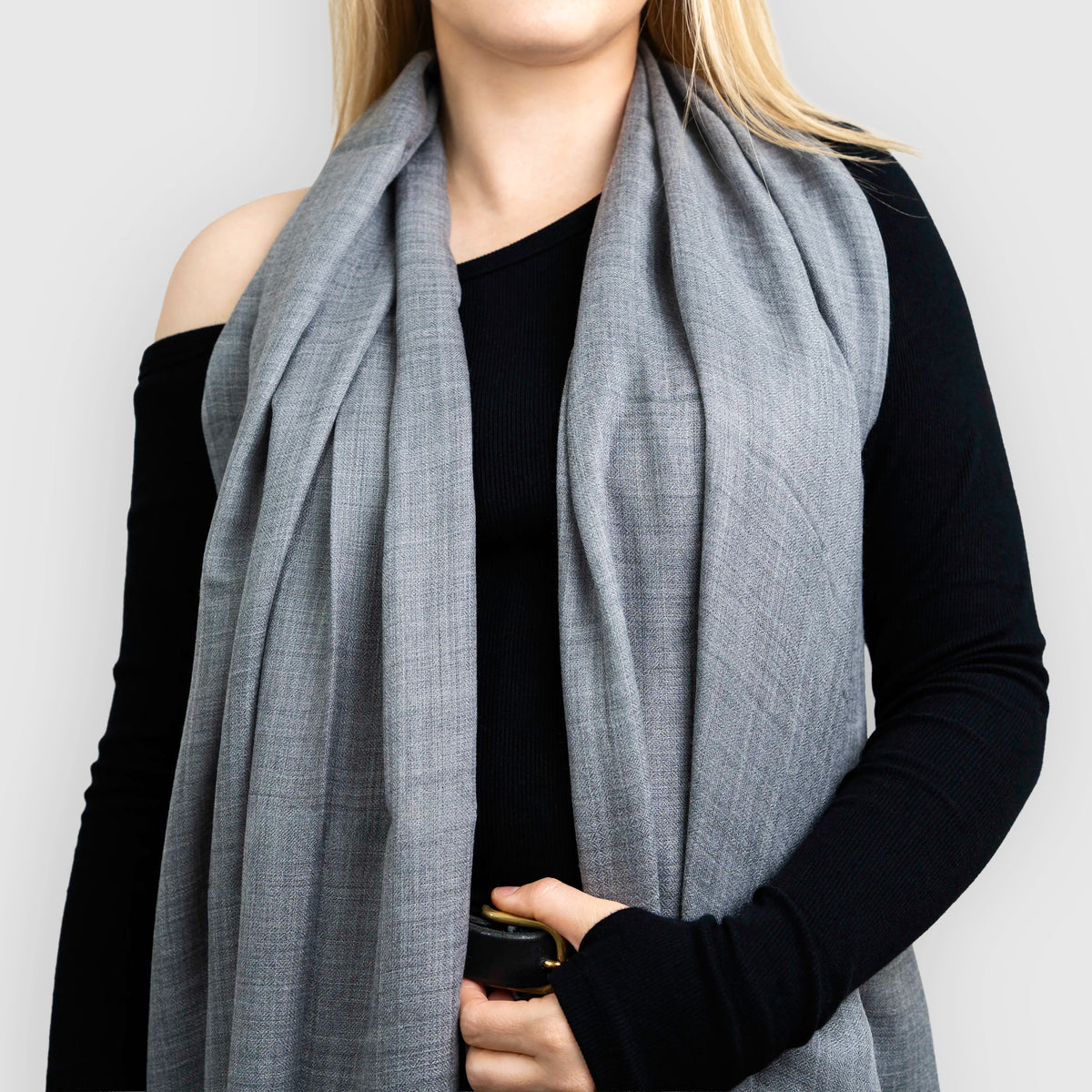 Light grey pashmina shawl scarf handmade in nepal