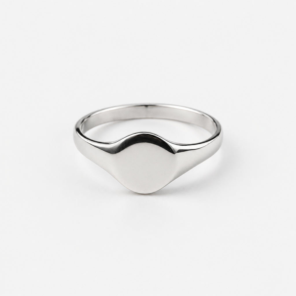Petite Silver Signet Ring in 925 Sterling Silver