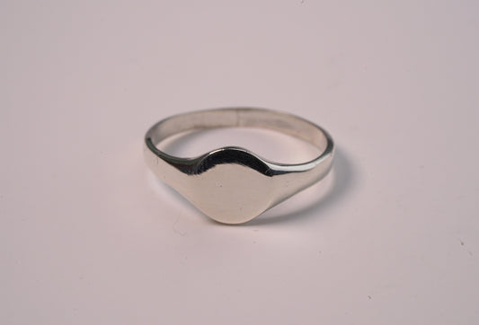 Petite Silver Signet Ring in 925 Sterling Silver