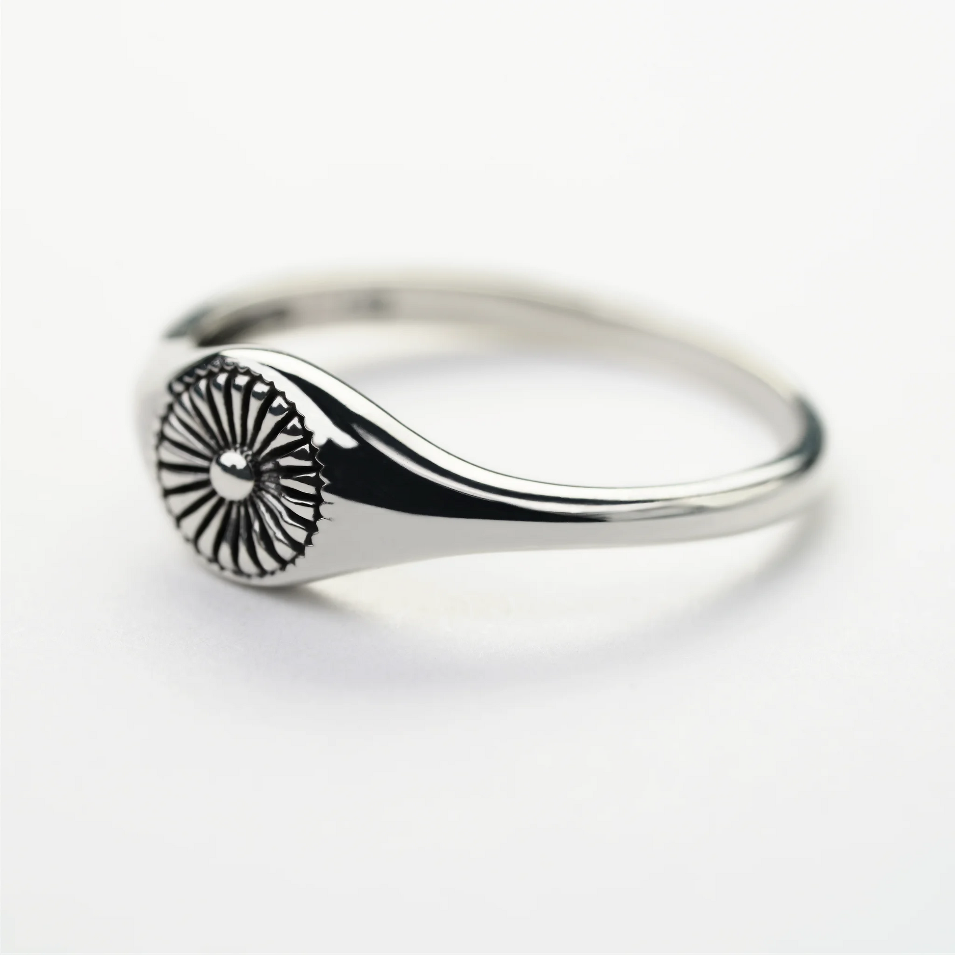 Sunburst_Silver_Signet_Ring