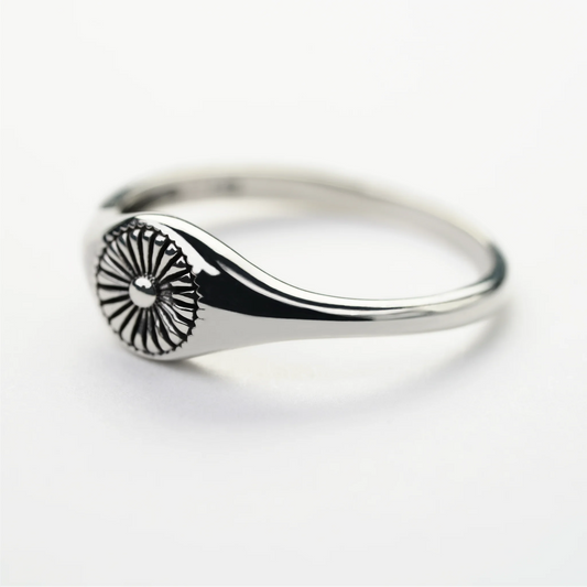 Sunburst_Silver_Signet_Ring