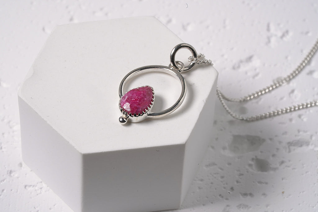 Red Onyx Circle Pendant in 925 Sterling Silver