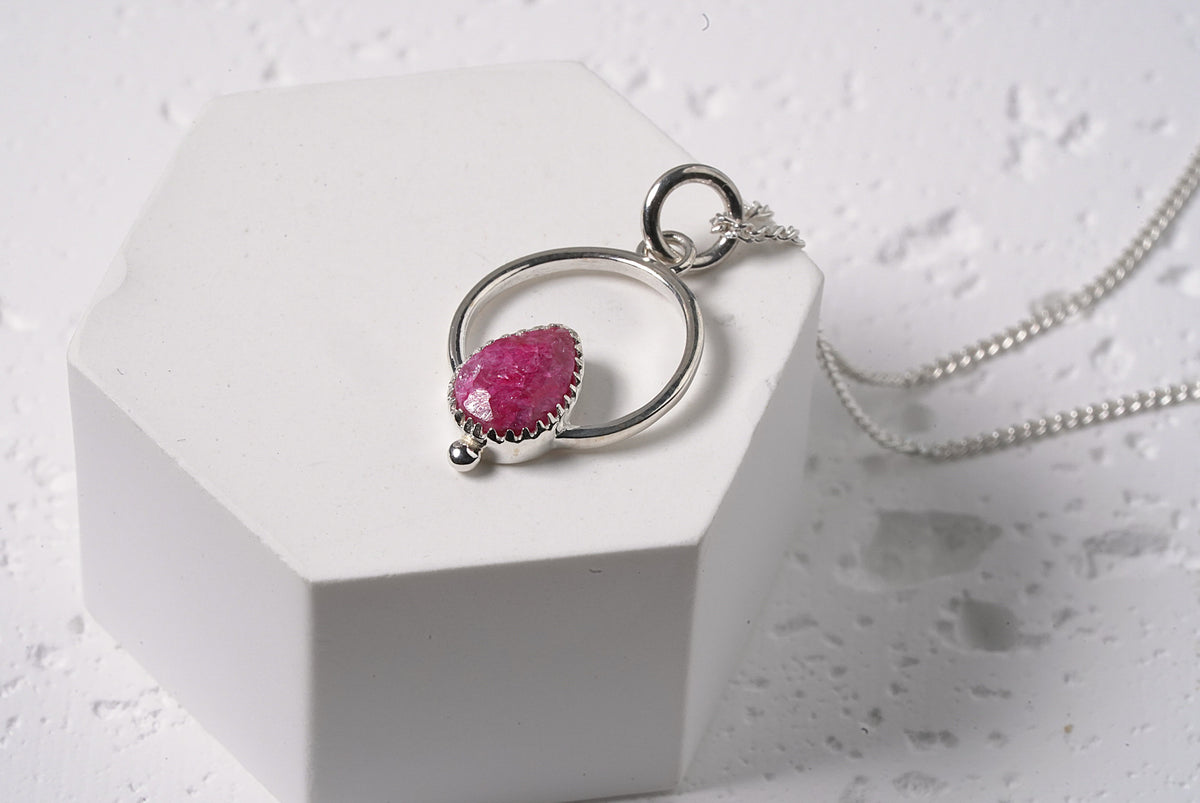 Red Onyx Circle Pendant in 925 Sterling Silver
