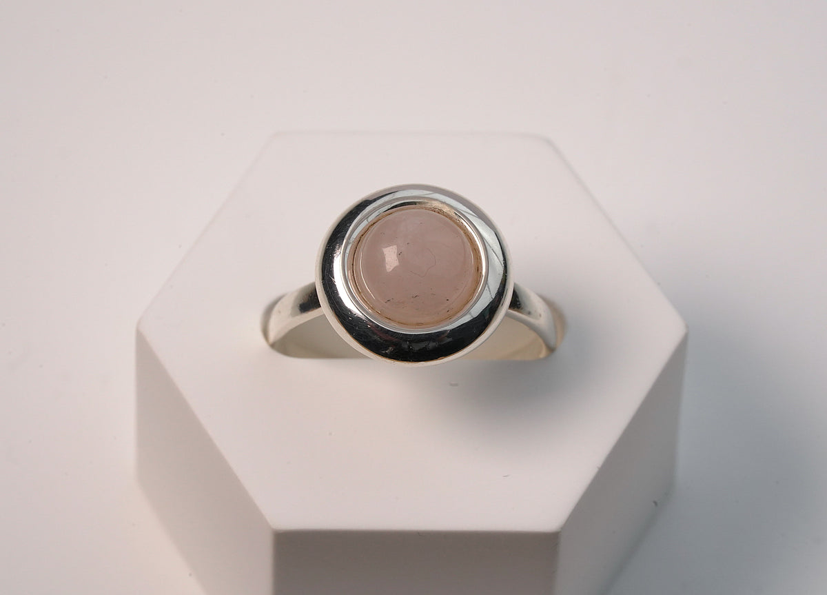 Round Rose Quartz Ring in 925 Sterling Silver