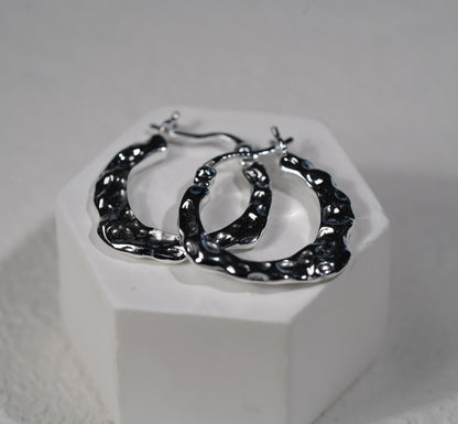 Silver hoop earring hand hammered fashion
