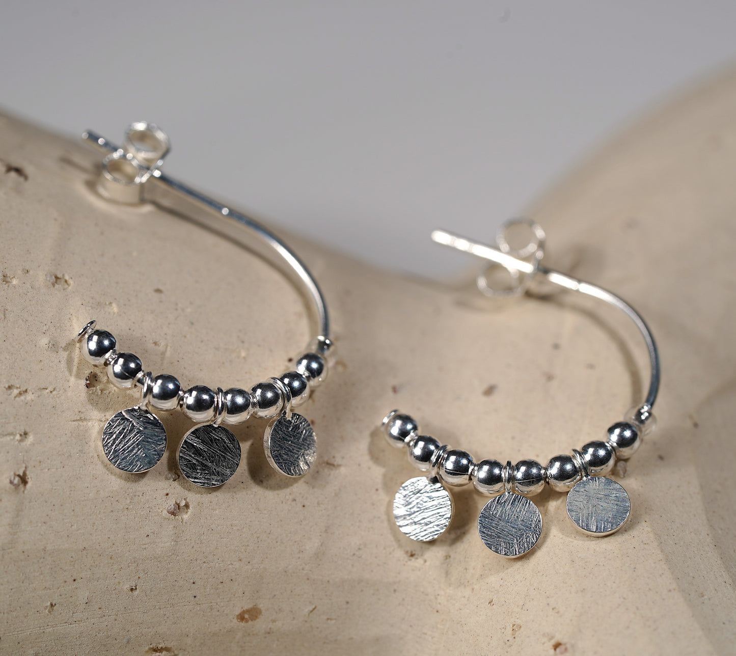 925 Sterling Silver C-Style Hoop Earring with Silver Glass Ball and Hand Hammered Adornment